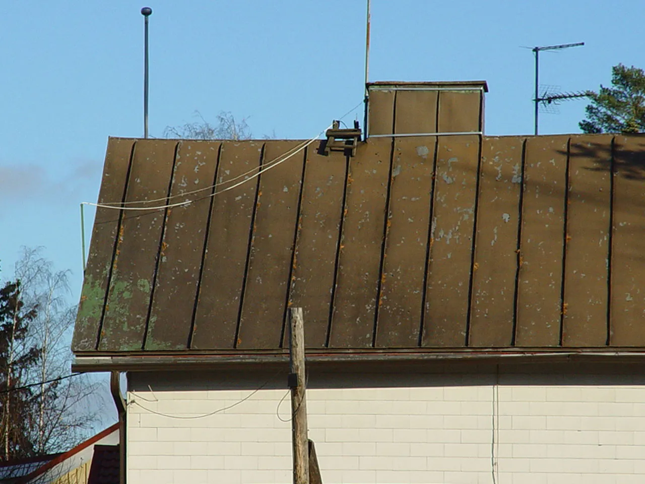 uncleaned steel roof